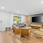 @ Marbella Lane - Fresh And Vibrant 3Br Home