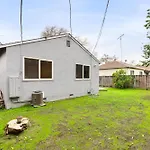 @ Marbella Lane - Immaculate & Cozy 3Br Home