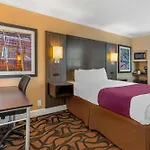 Best Western Plus Airport Plaza