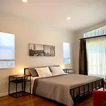 Remodeled Spacious 2Bdr2Bath King Beds Backyard