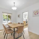 Modern Cozy House With Mini Golf Near Santa Clara
