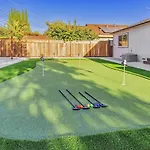 Modern Cozy House With Mini Golf Near Santa Clara