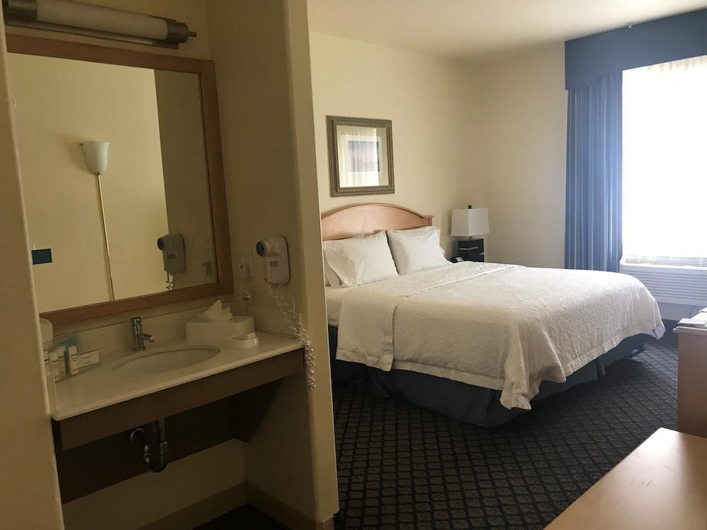 Hotel Hampton &
