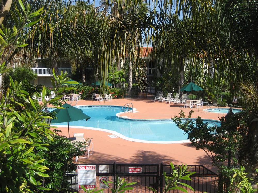 Wyndham Garden Airport Hotel 3*