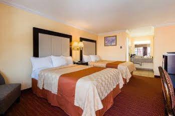 Surestay By Western Airport 3*