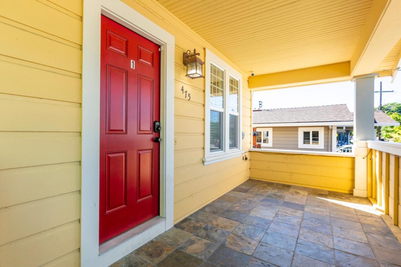 @ Marbella Lane 3br Upper Level House In Downtown