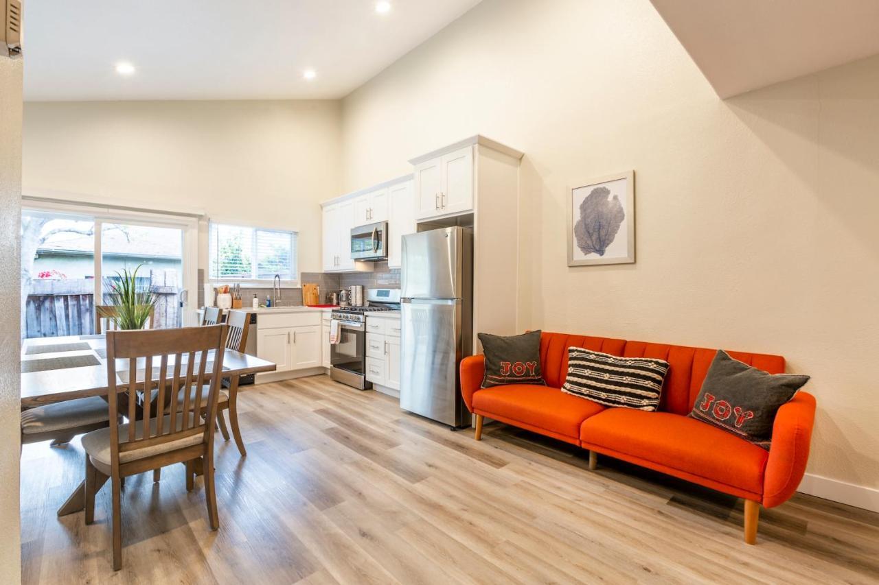 @ Marbella Lane New!3br House In Downtown