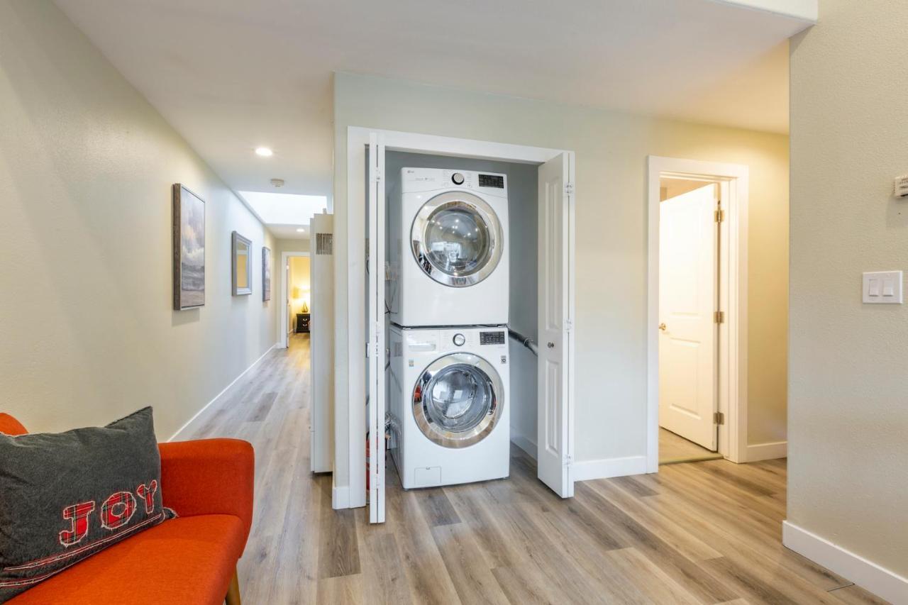 @ Marbella Lane New!3br House In Downtown