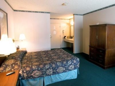 Spark By Hilton Airport 3*
