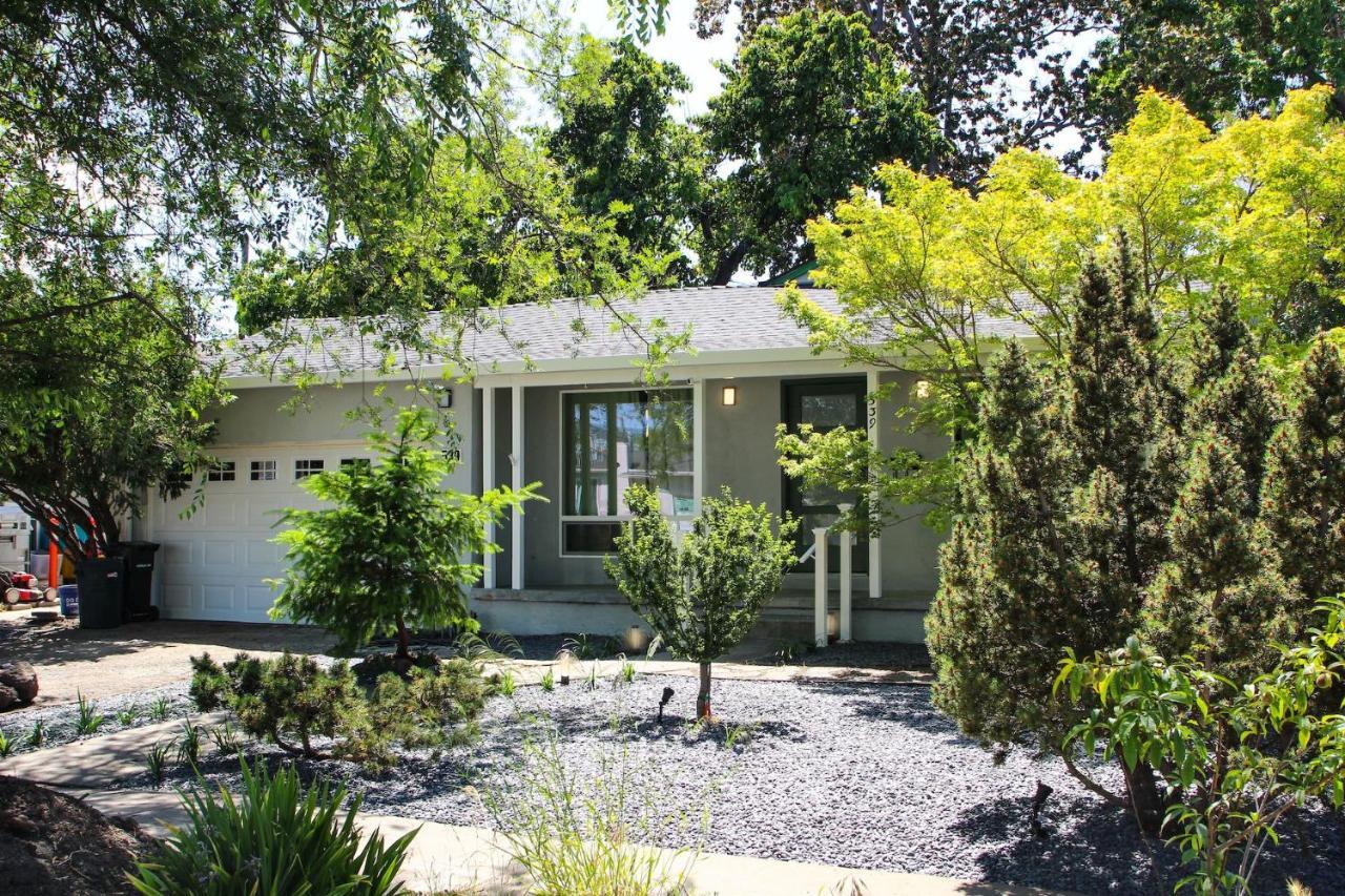 Holiday home @ Marbella Lane - Sj Designer 3br Ldry+p