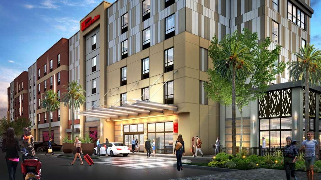Hotel Hilton Garden Airport 3*