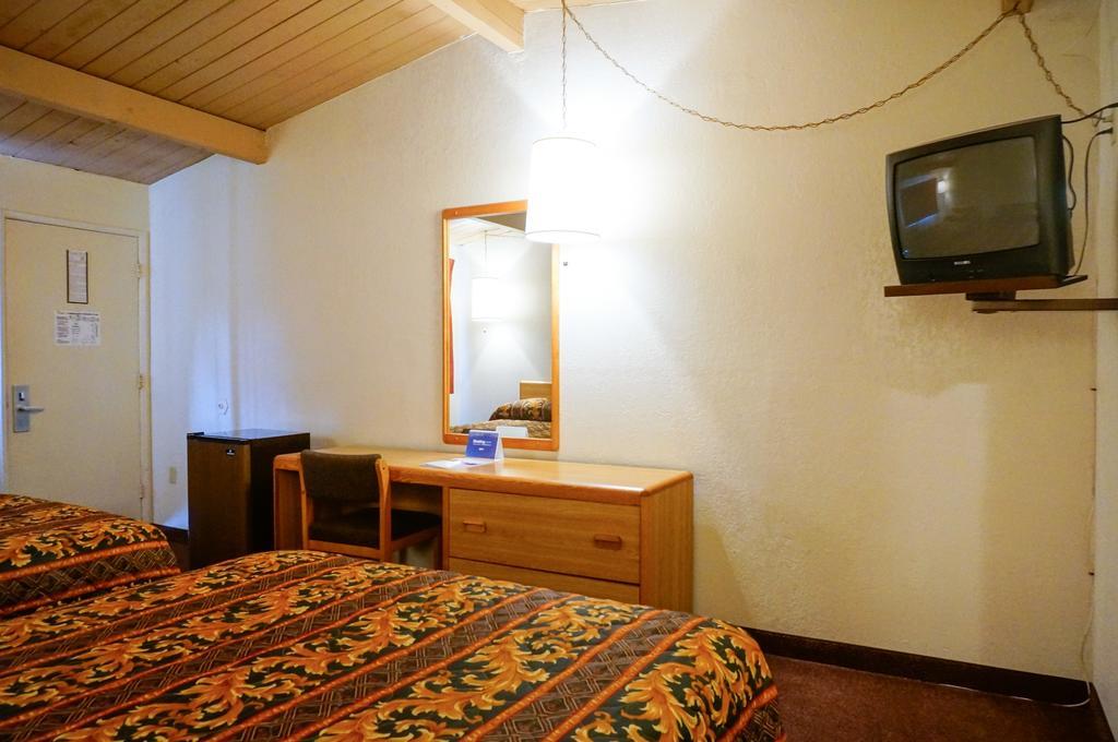 Motel Ez 8 Ii San Jose