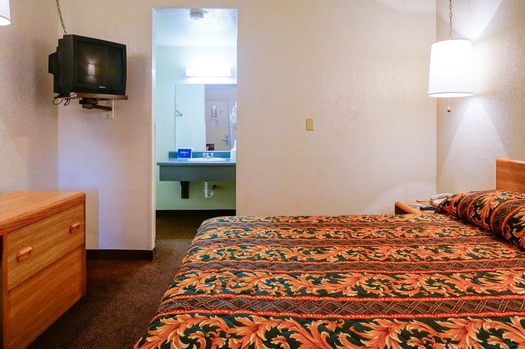 Motel Ez 8 Ii San Jose