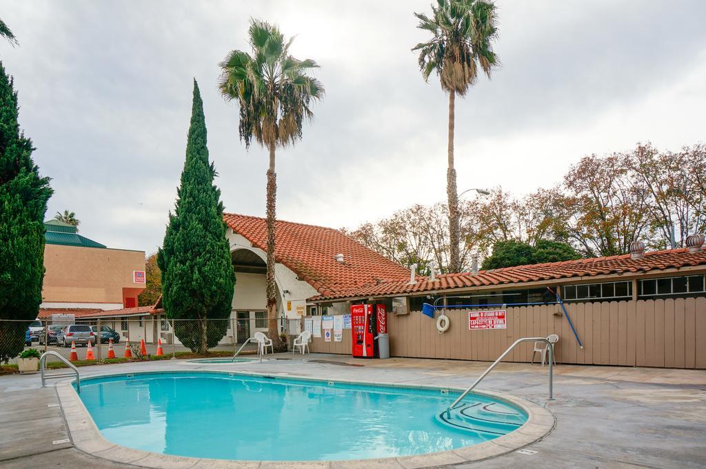 Motel Ez 8 I San Jose