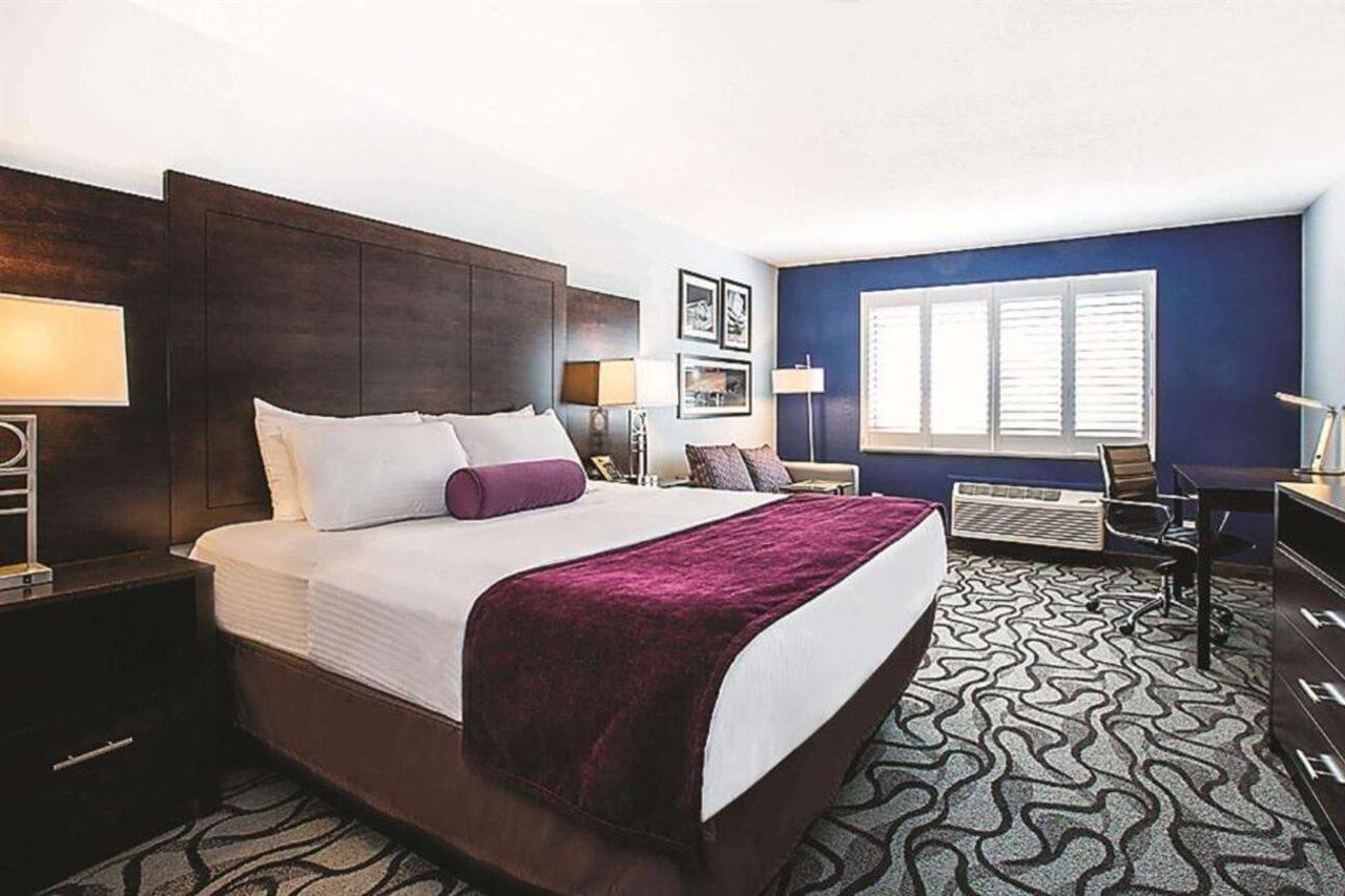 Spark By Hilton Airport Hotel 3*