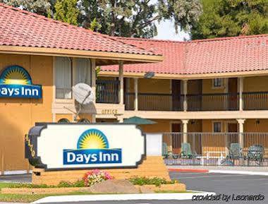 Days By Wyndham Convention Center Hotel