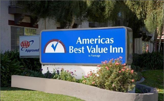 Americas Value Convention Center Hotel