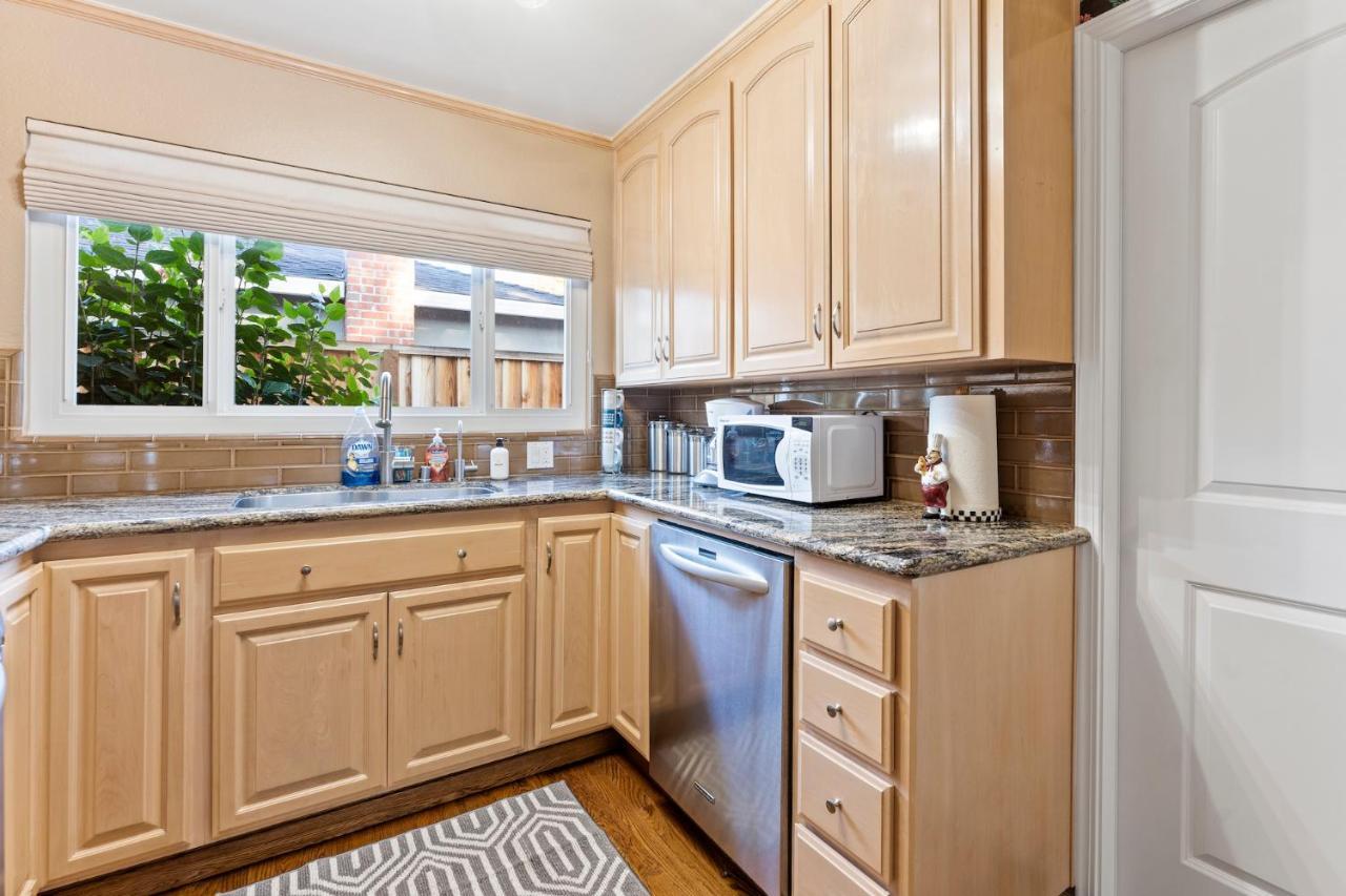 @ Marbella Lane - 3br Suburban Escape