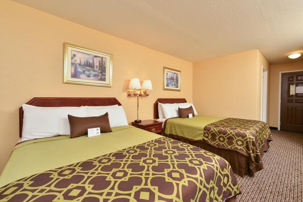 Americas Value Convention Center Hotel
