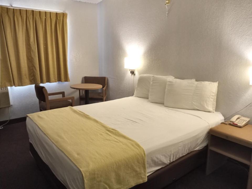 Ez 8 I Motel 2*