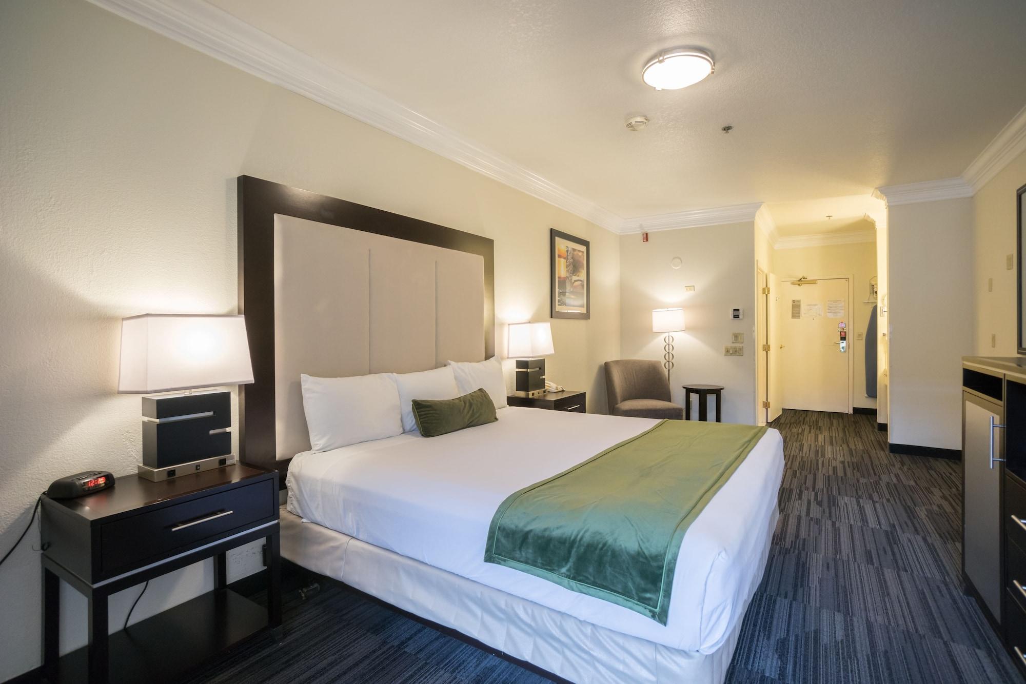 Arena Hotel 3*