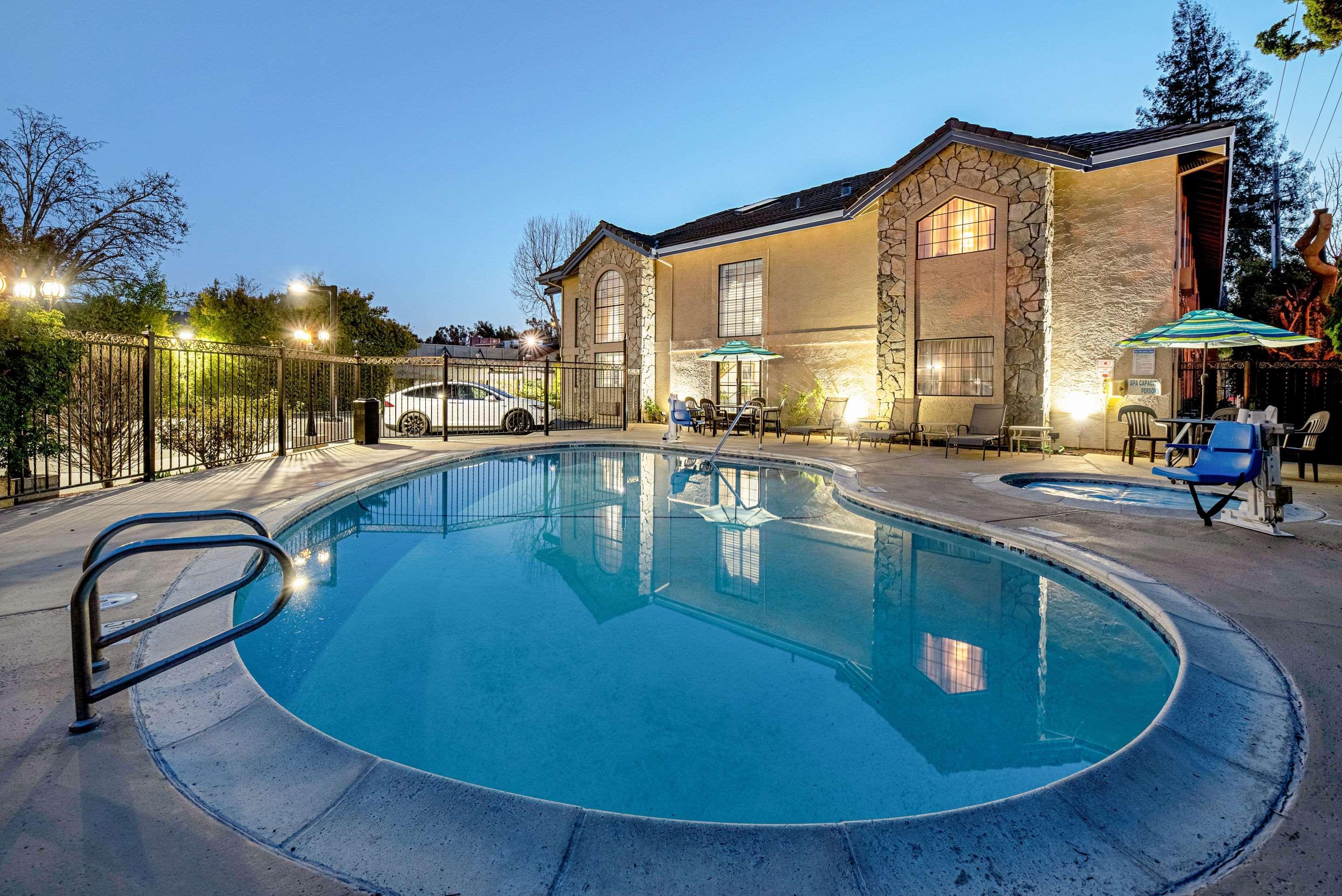 Clarion Silicon Valley 3*