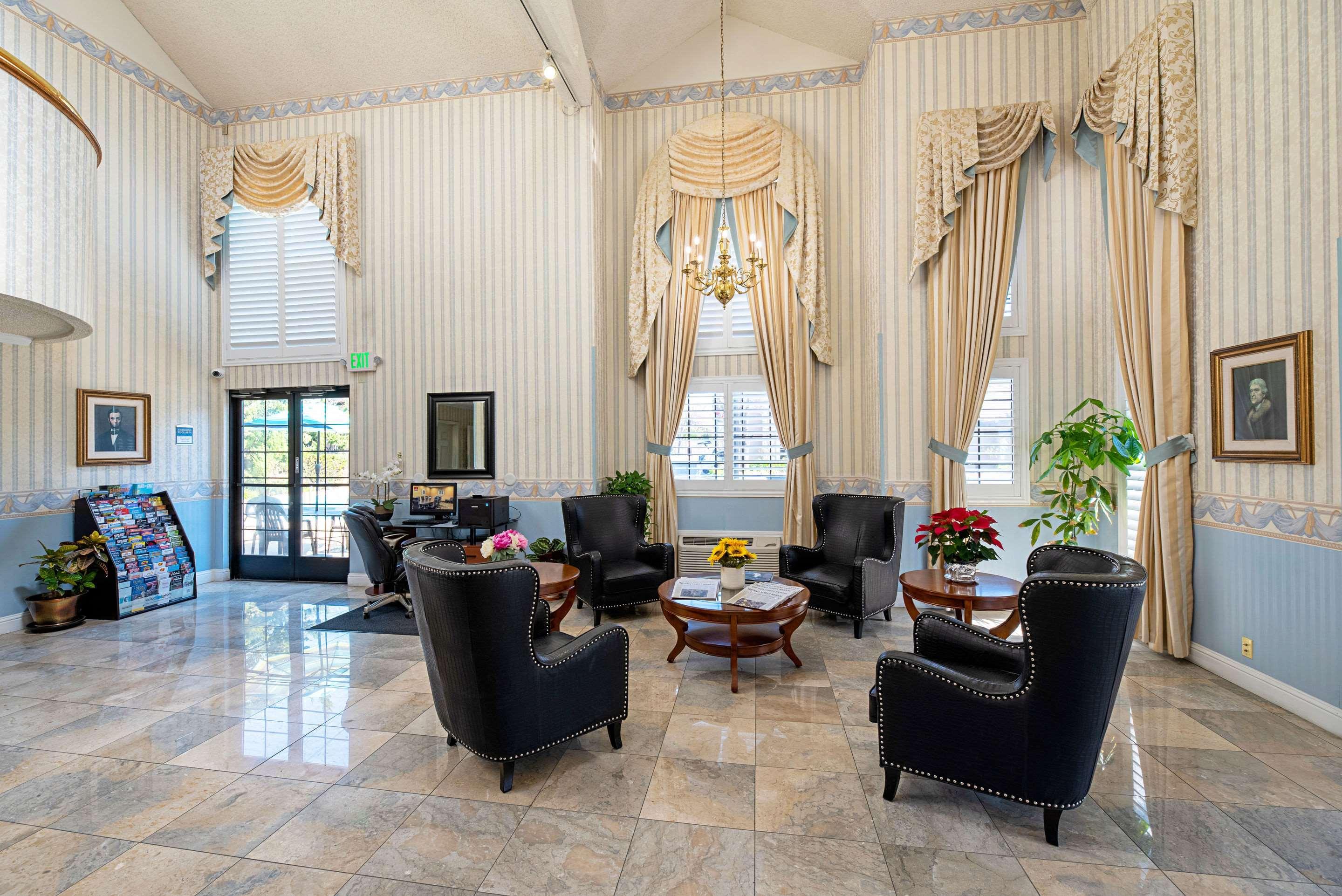 Clarion Silicon Valley Hotel