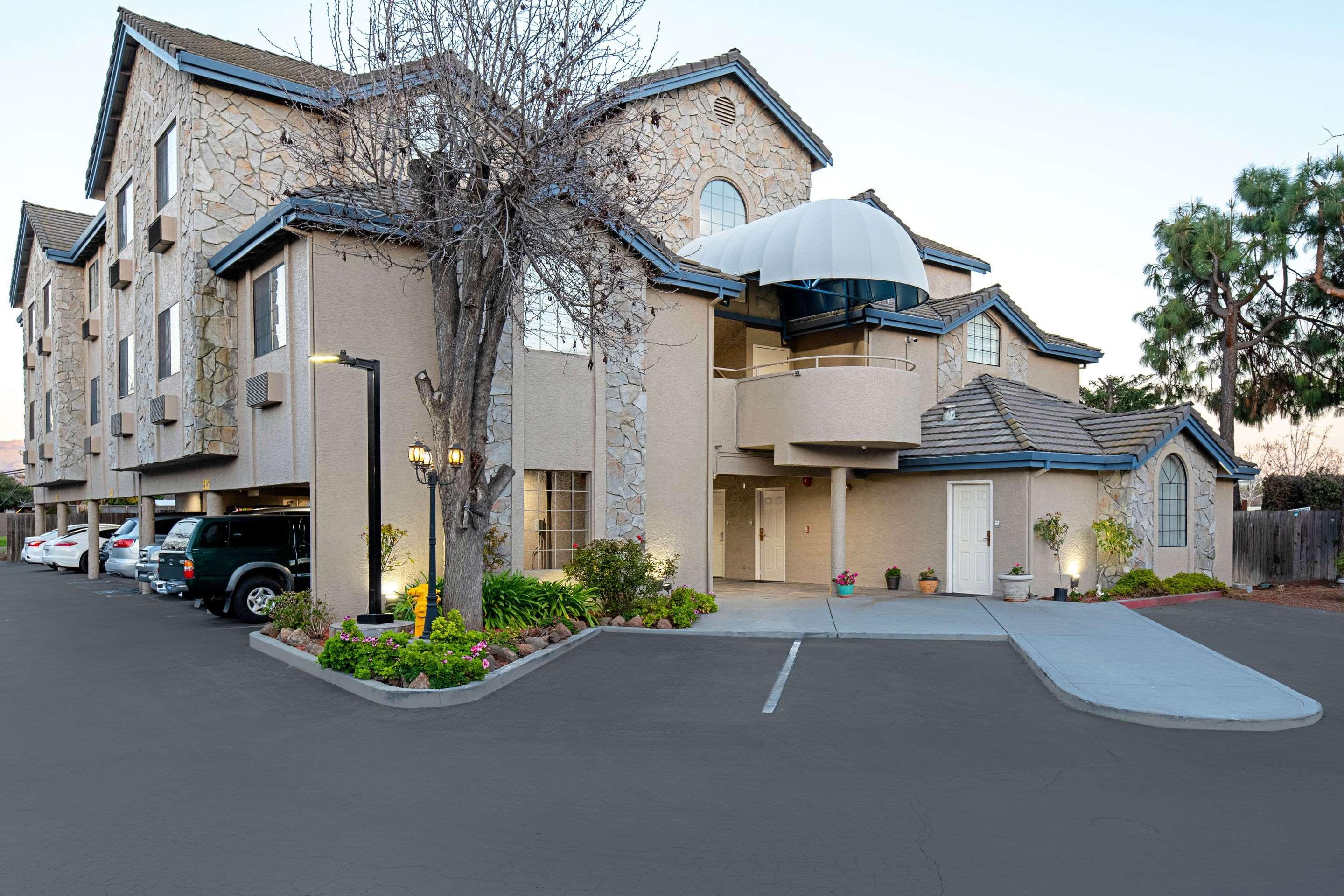Clarion Silicon Valley 3*