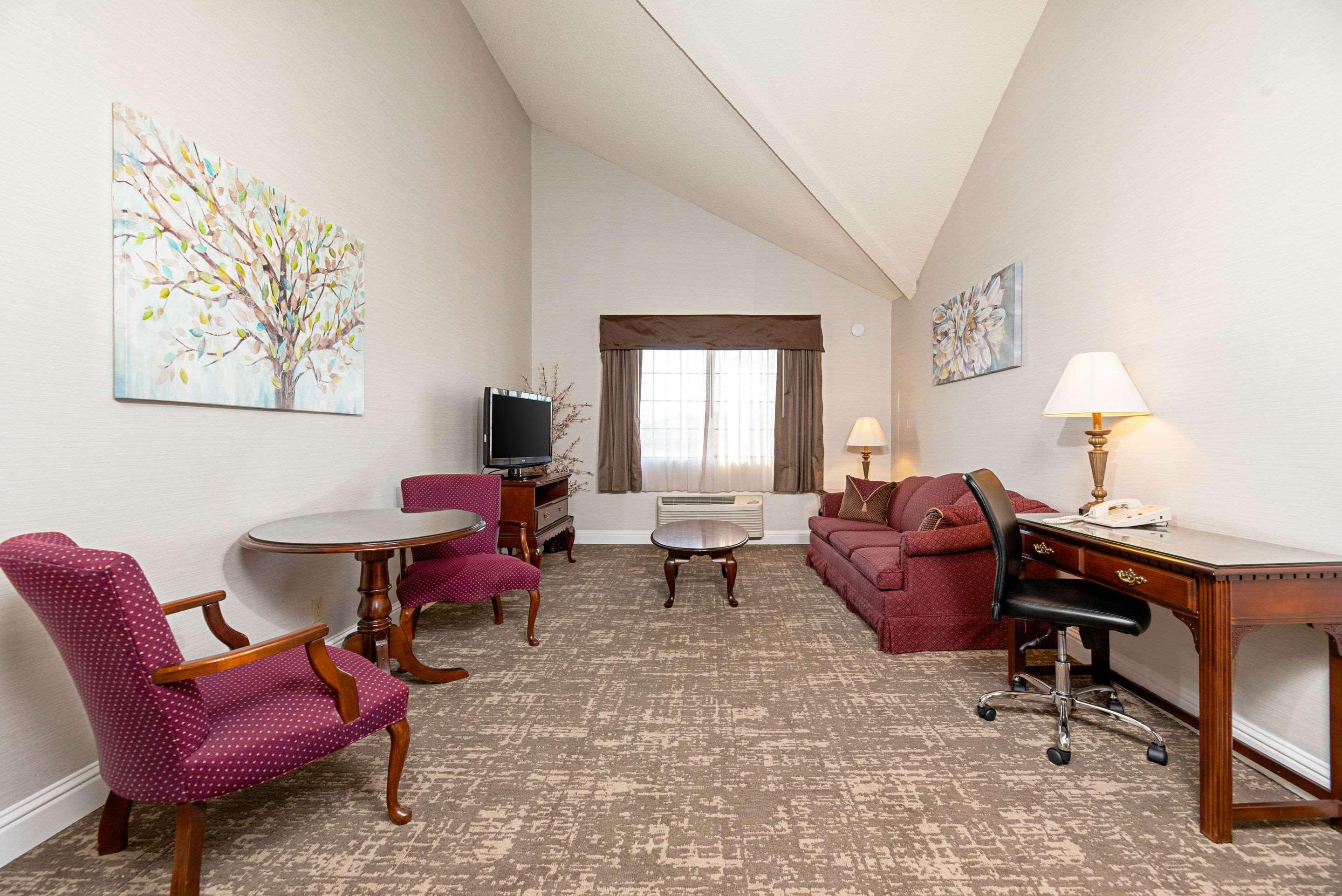 Clarion Silicon Valley Hotel