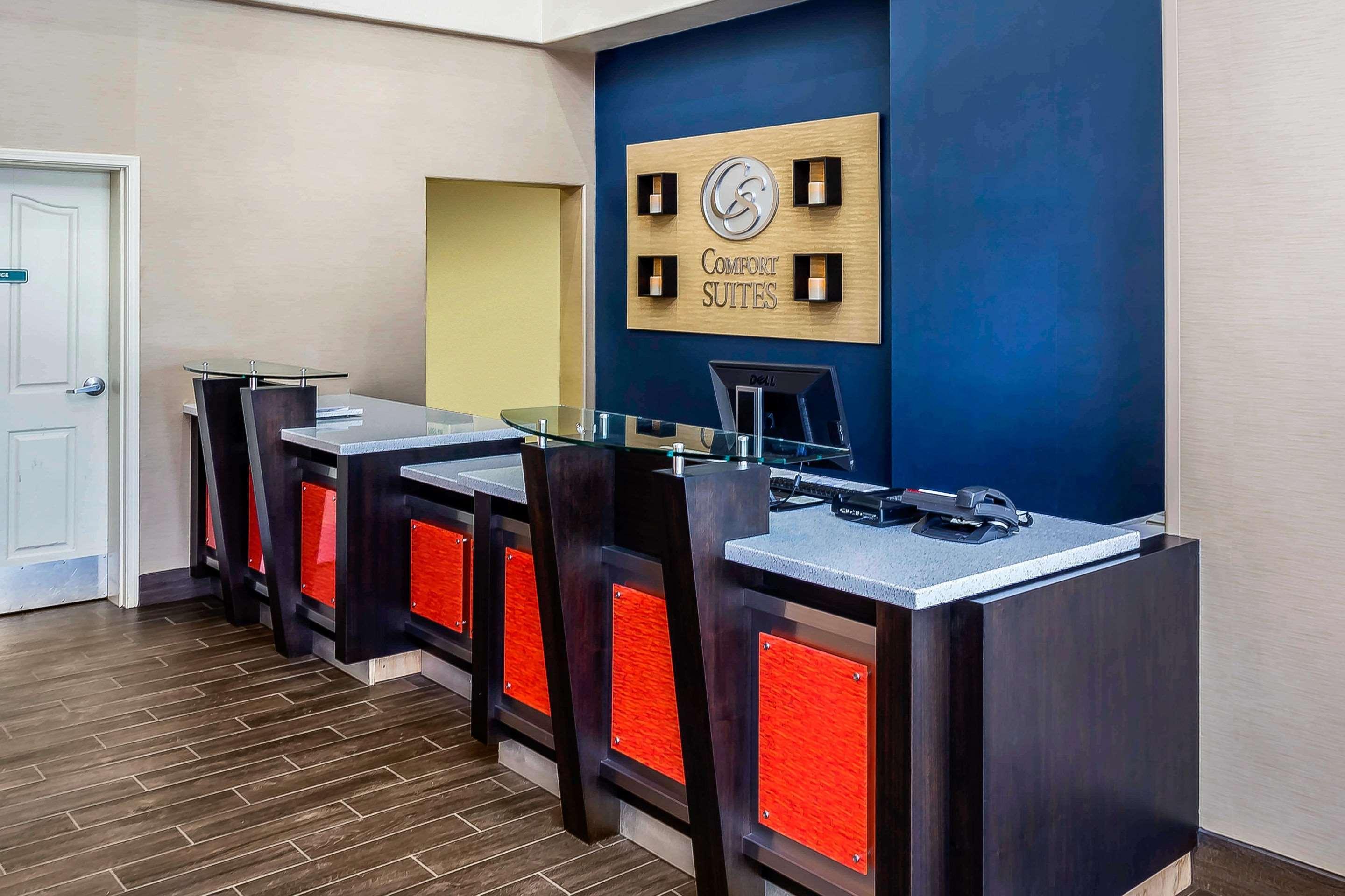 Comfort Airport Hotel 3*