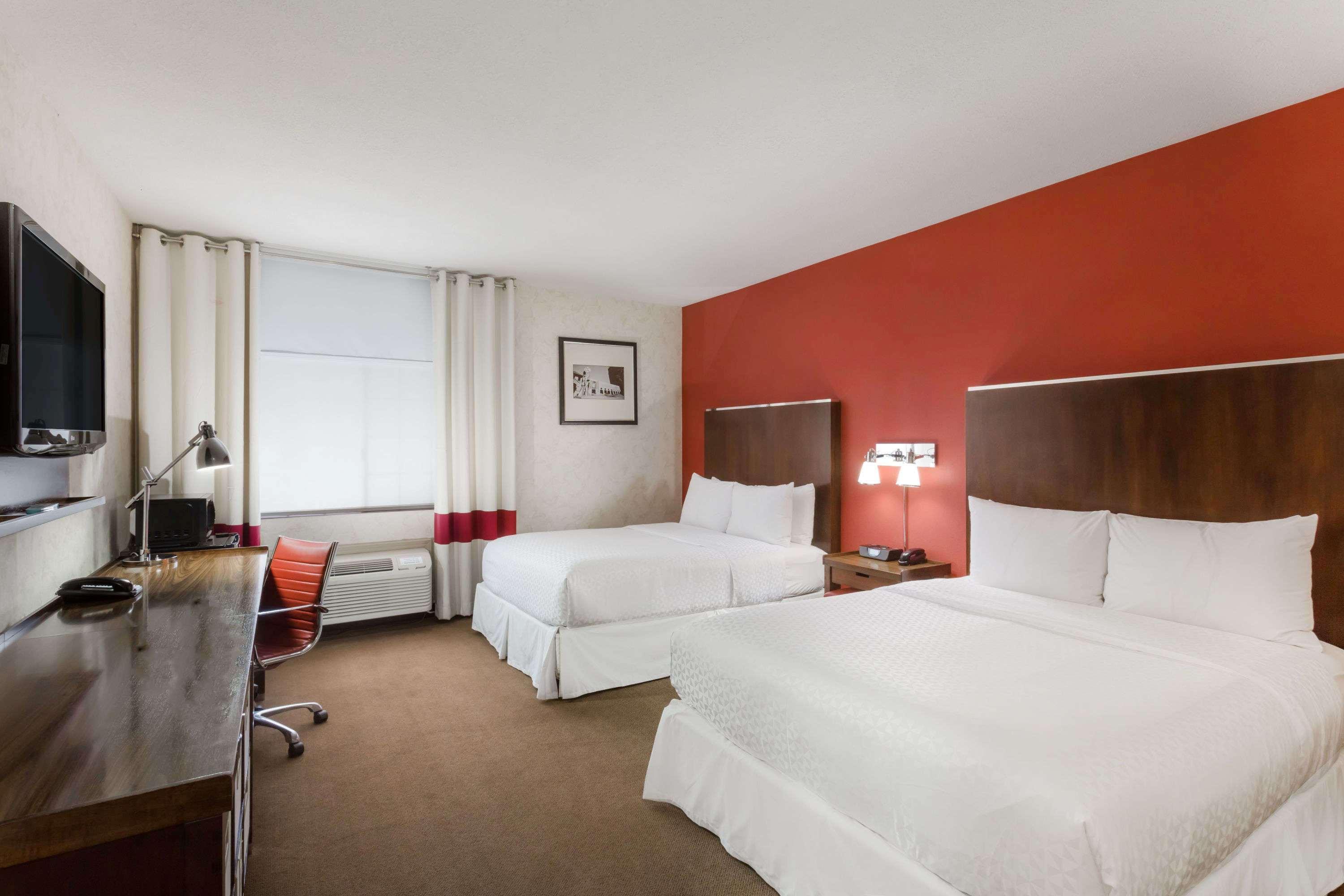 Wyndham Garden Silicon Valley Hotel