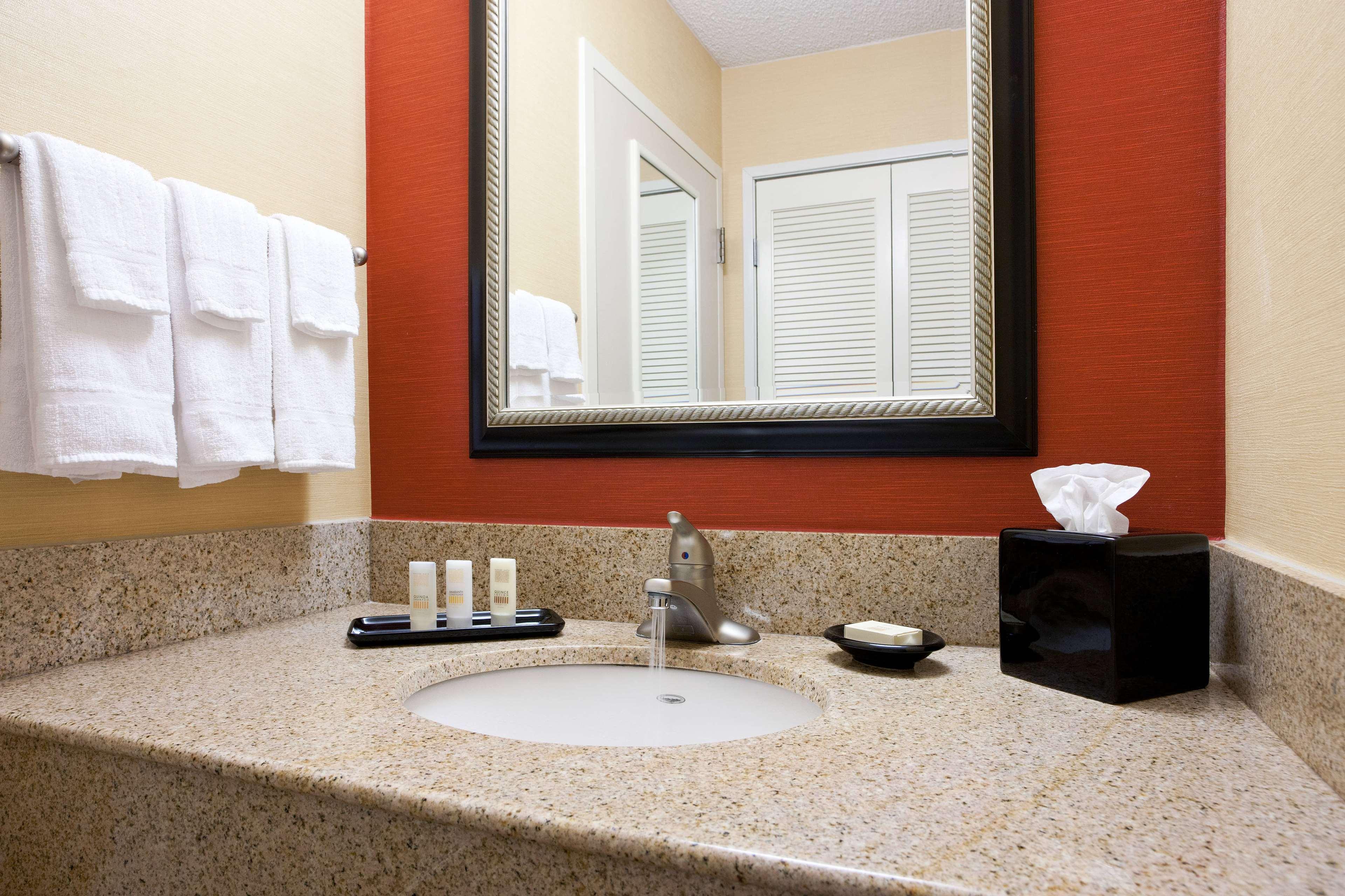 Sonesta Select Airport Hotel 3*