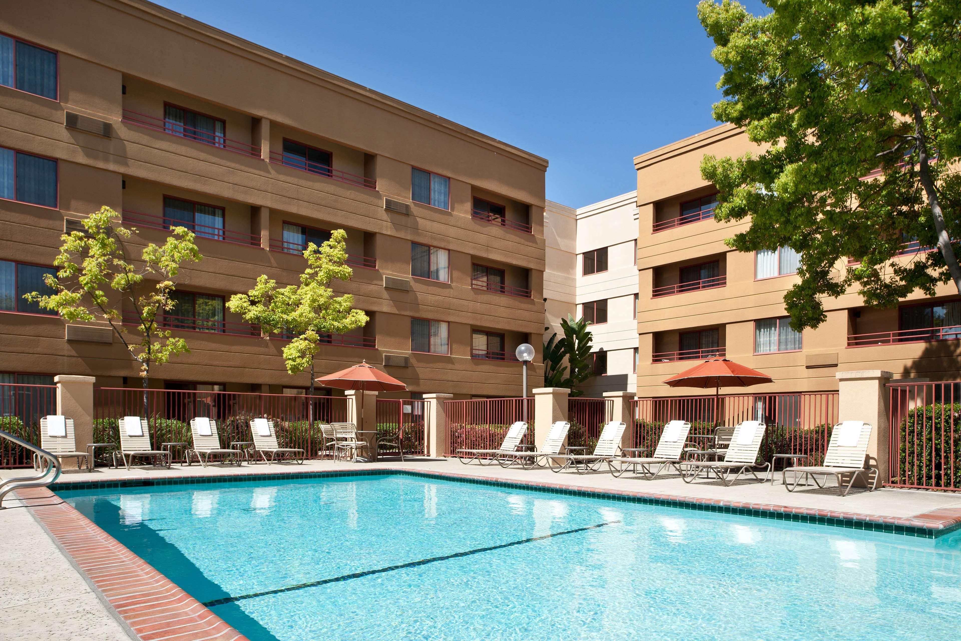 Sonesta Select Airport Hotel