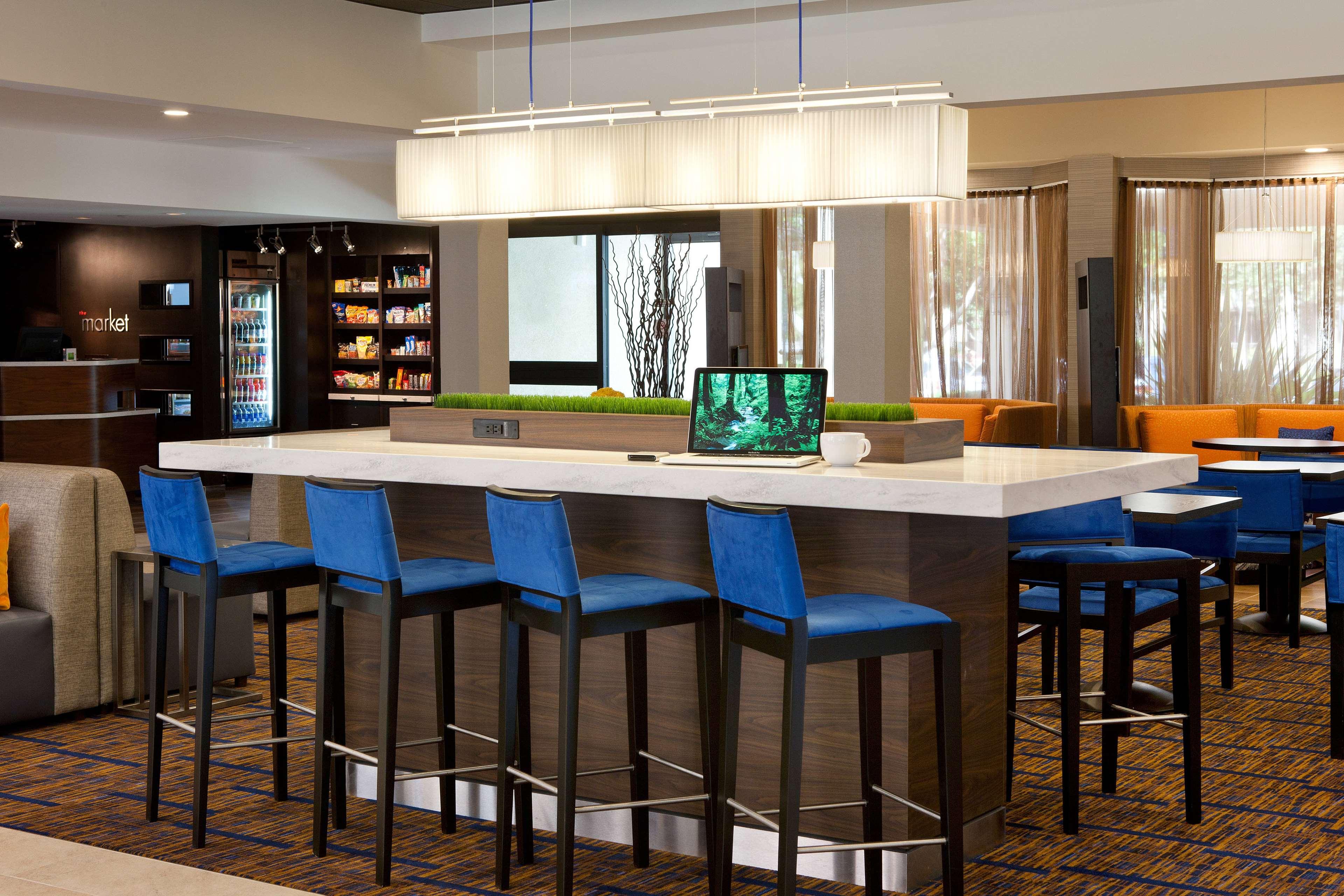 Sonesta Select Airport Hotel 3*