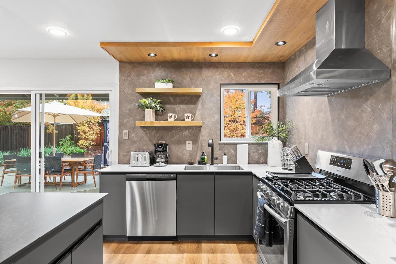 @ Marbella Lane - Fresh And Vibrant 3br * San Jose