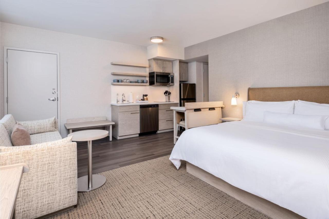 Hotel Element Airport San Jose
