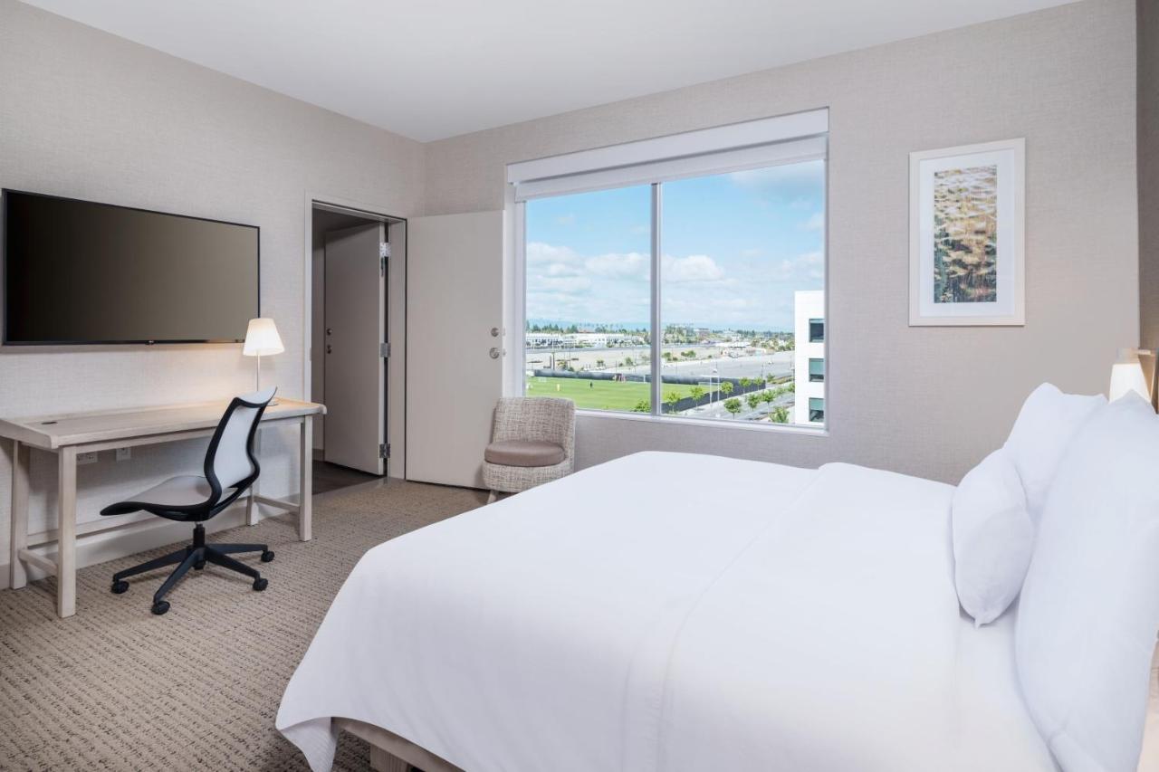Hotel Element Airport 3*