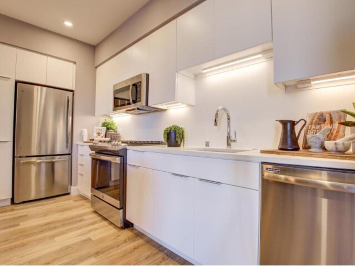 Lynhaven Apartment *