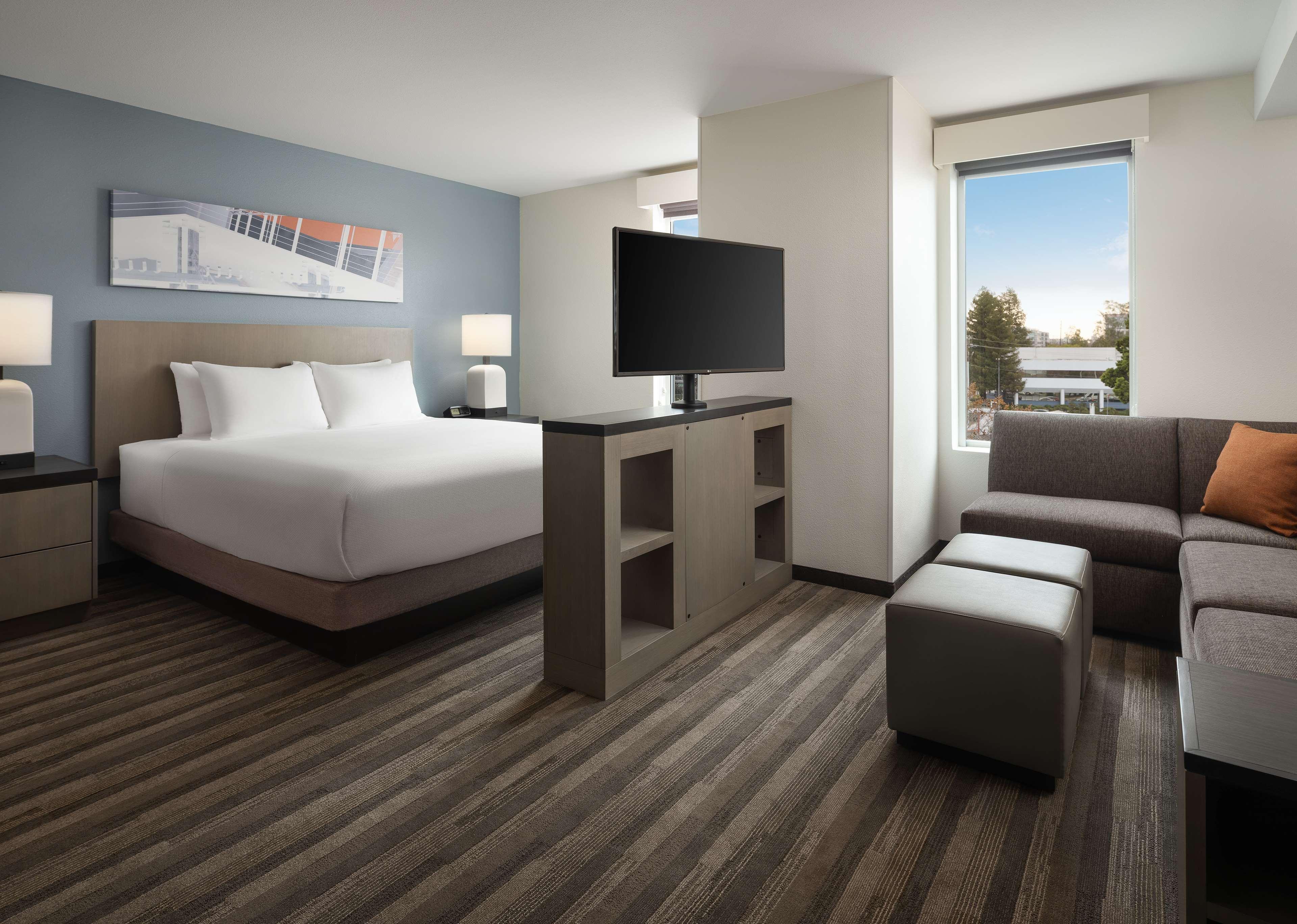 Hotel Hyatt House Airport 3*