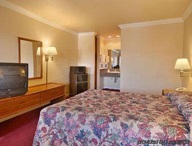 Rodeway Hwy-101 Tully Rd Exit Inn San Jose