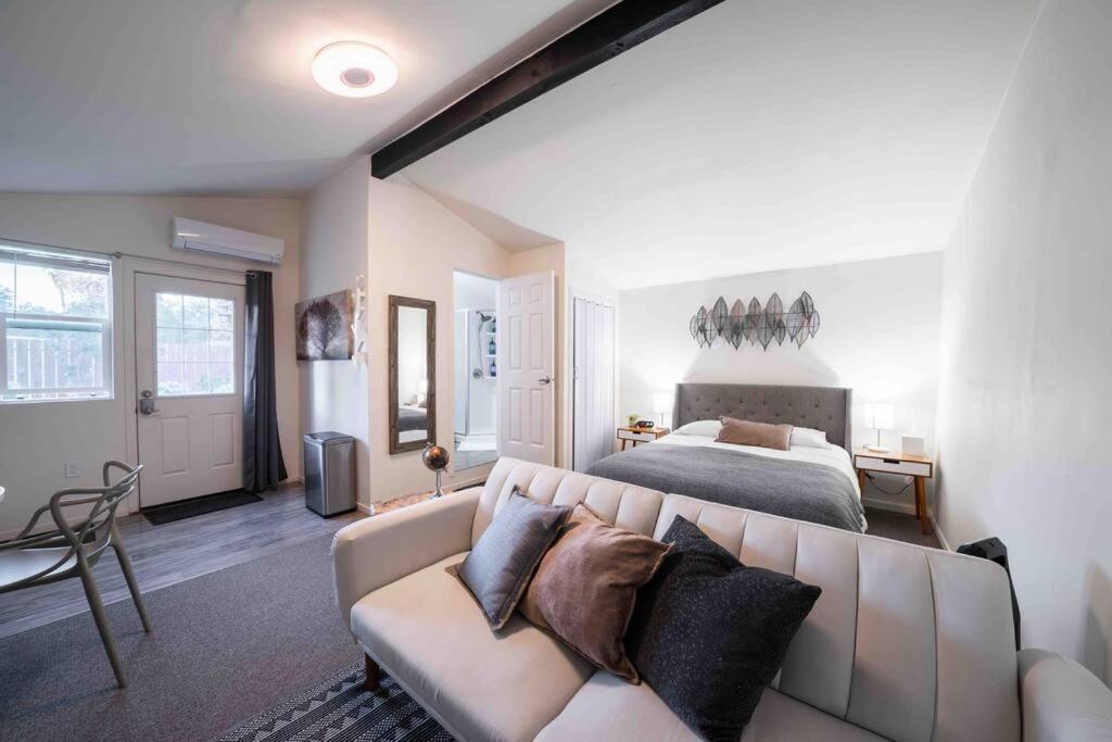 Relax In A Quaint Private And Cozy *