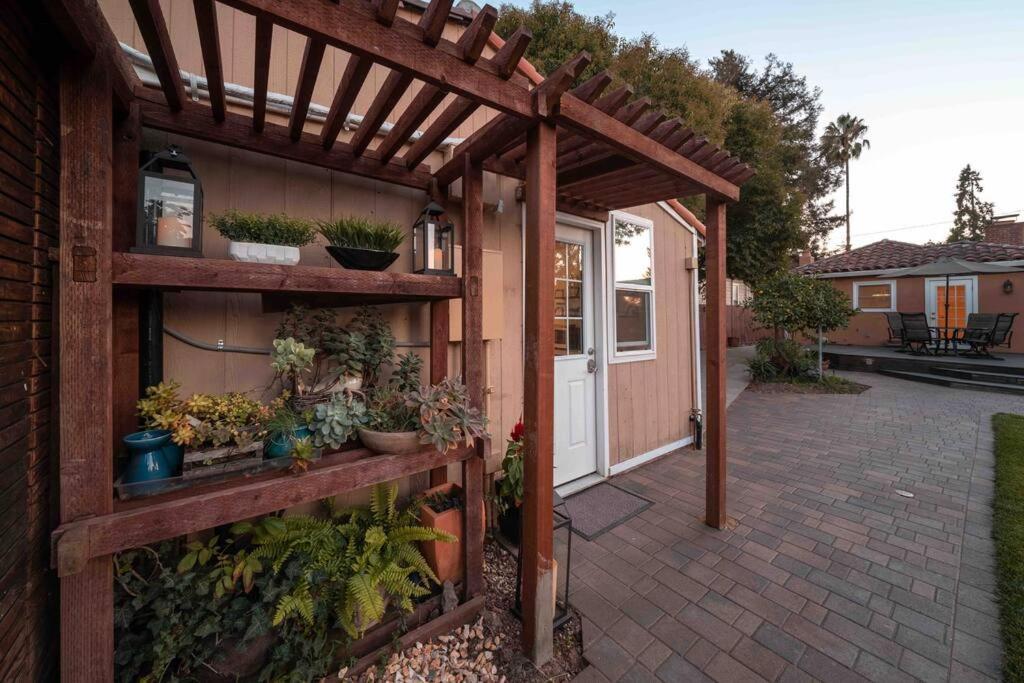 Relax In A Quaint Private And Cozy Holiday home *