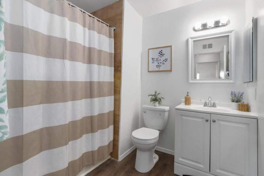 Lovely 3 Brs Pet-friendly House In