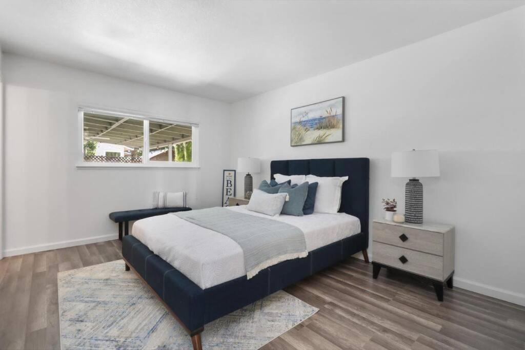 Lovely 3 Brs Pet-friendly House In