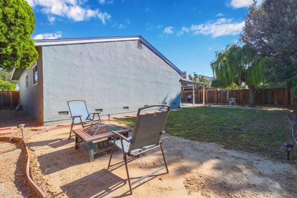 Apartment Lovely 3 Brs Pet-friendly House In *