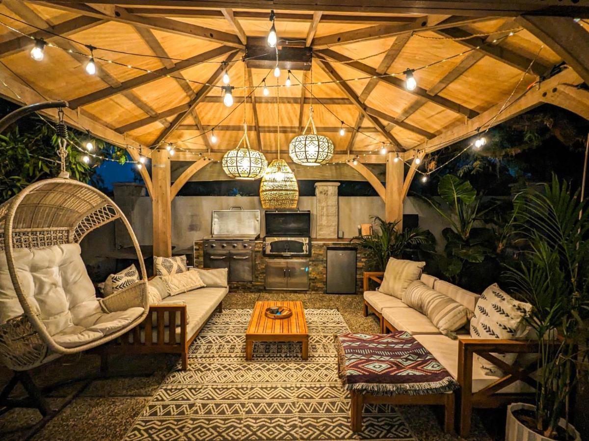 Guest house Casita Hosum: Modern Wfh Garden W/ Gazebo Outdoor Kitchen & Bbq *