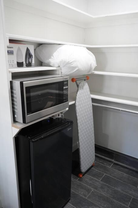 Guest house Casita Hosum: Modern Wfh Garden W/ Gazebo Outdoor Kitchen & Bbq San Jose
