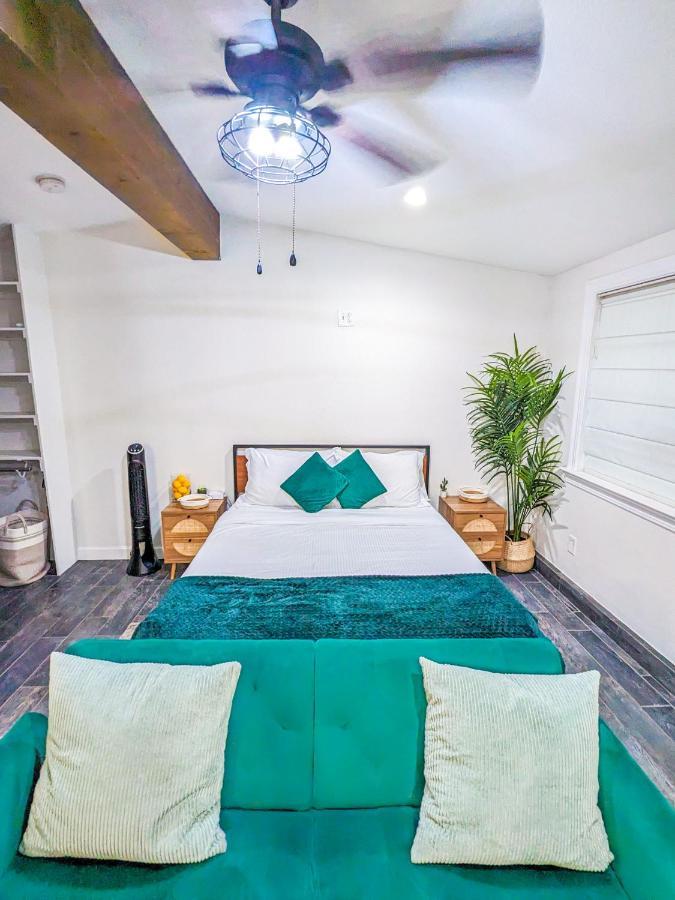 Casita Hosum: Modern Wfh Garden W/ Gazebo Outdoor Kitchen & Bbq Guest house San Jose