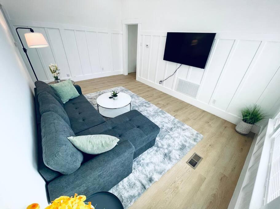Holiday home 456a - Downtown Spacious 1br Home/parking/wifi