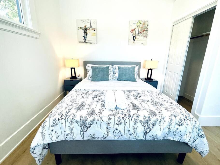 Holiday home 456a - Downtown Spacious 1br Home/parking/wifi